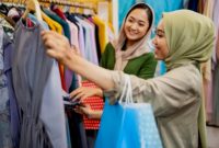 Membeli baju lebaran atau tidak, hal yang paling penting adalah mempersiapkan Hari Raya dengan niat yang baik.